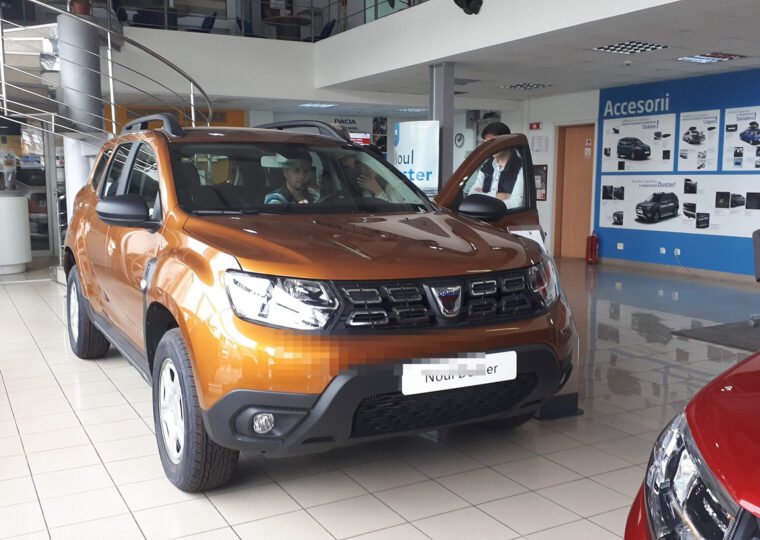 Dacia Duster 4x4 me qira